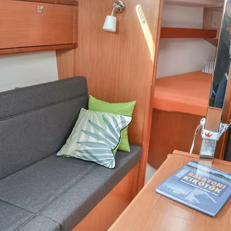 Botel Two Bedroom In 4*